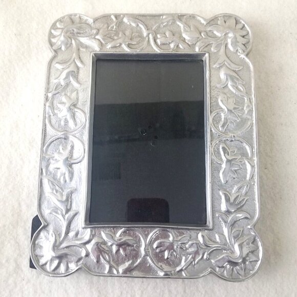 Vintage Silver heavy Pewter Photo Frame 4x6" Standing rectangle floral design - Picture 1 of 7